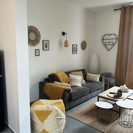 La Jolie Petite Maison Saint-Andre-les-Vergers Bagian luar foto