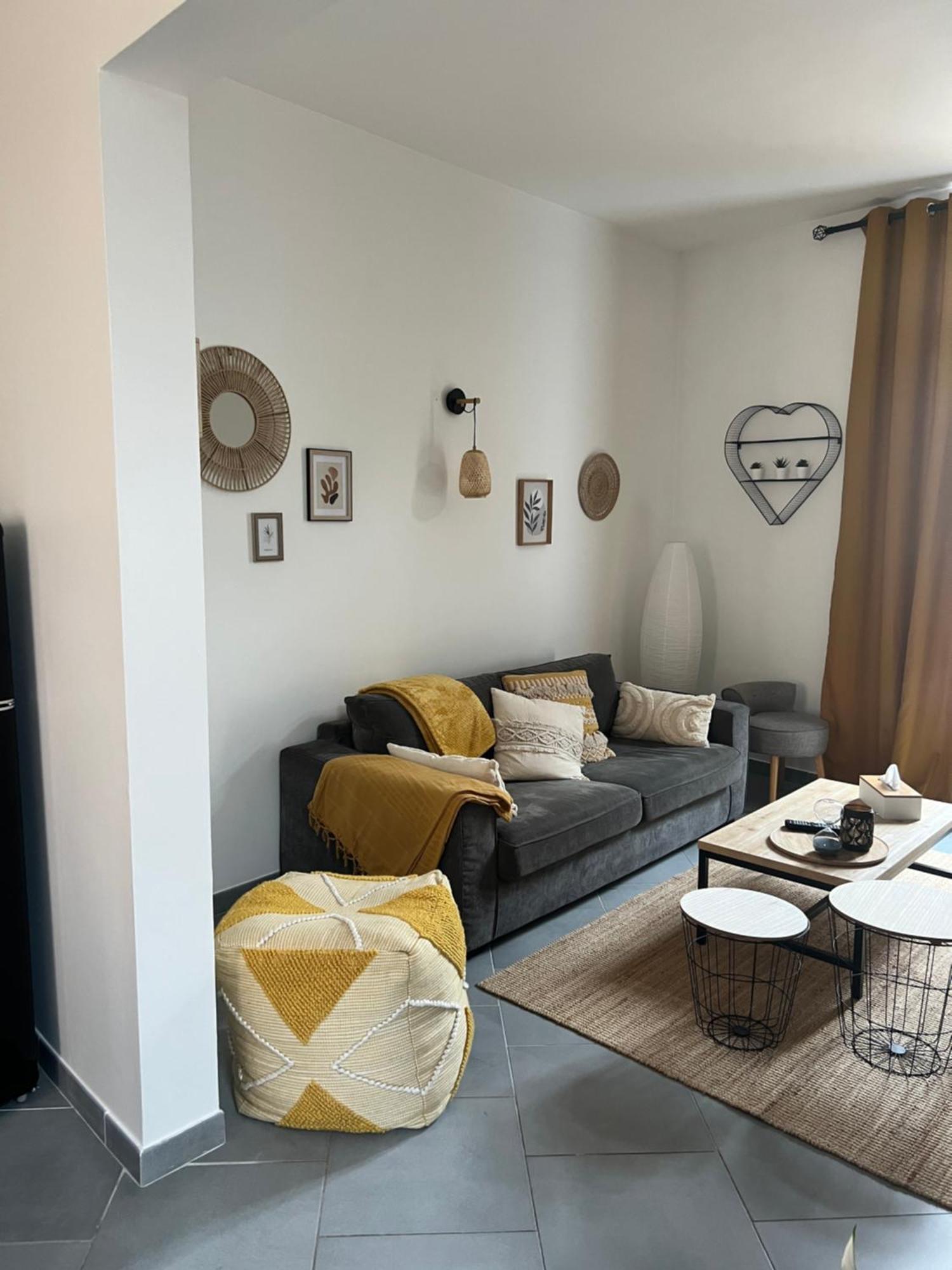 La Jolie Petite Maison Saint-Andre-les-Vergers Bagian luar foto