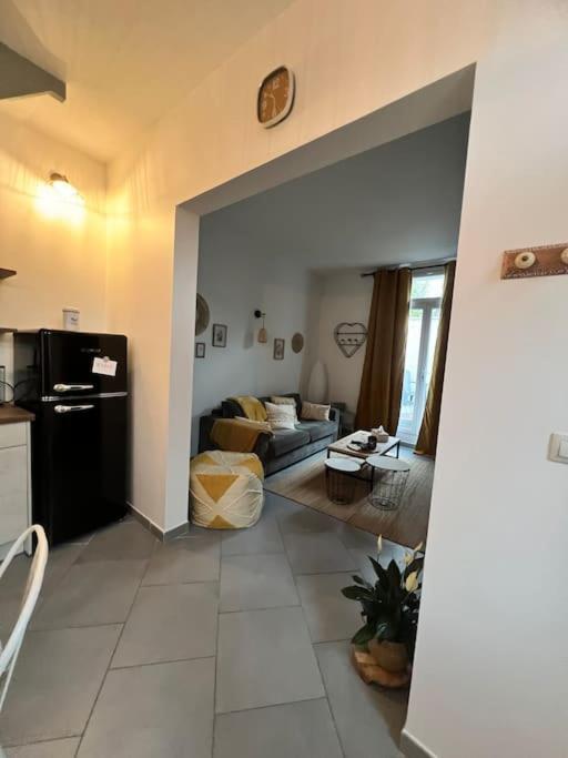 La Jolie Petite Maison Saint-Andre-les-Vergers Bagian luar foto